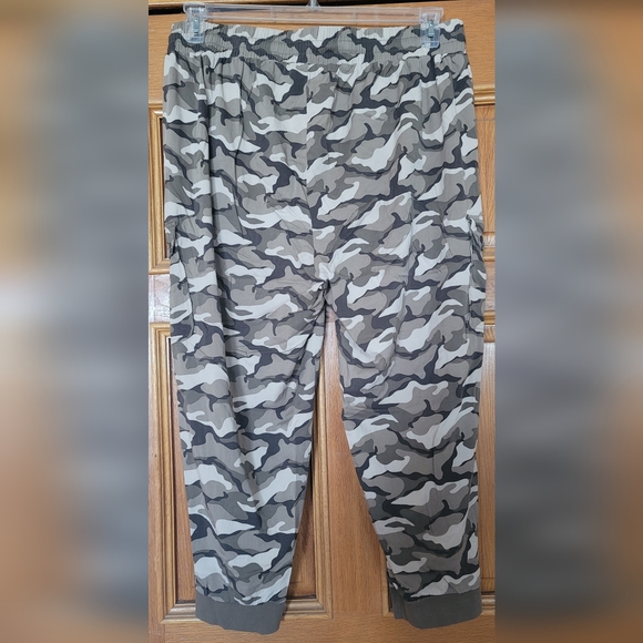 Torrid size 2 Camo Joggers - Picture 2 of 3